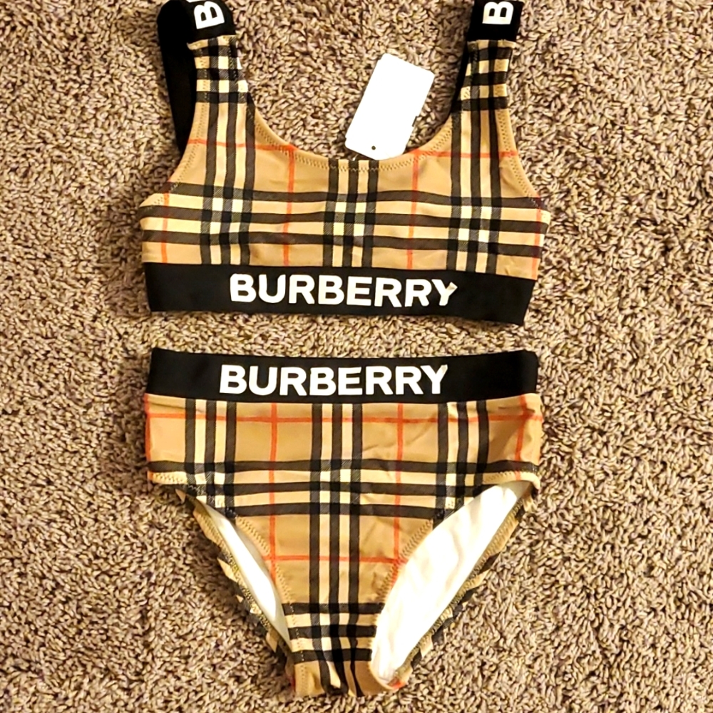 Burberry  kid swim set